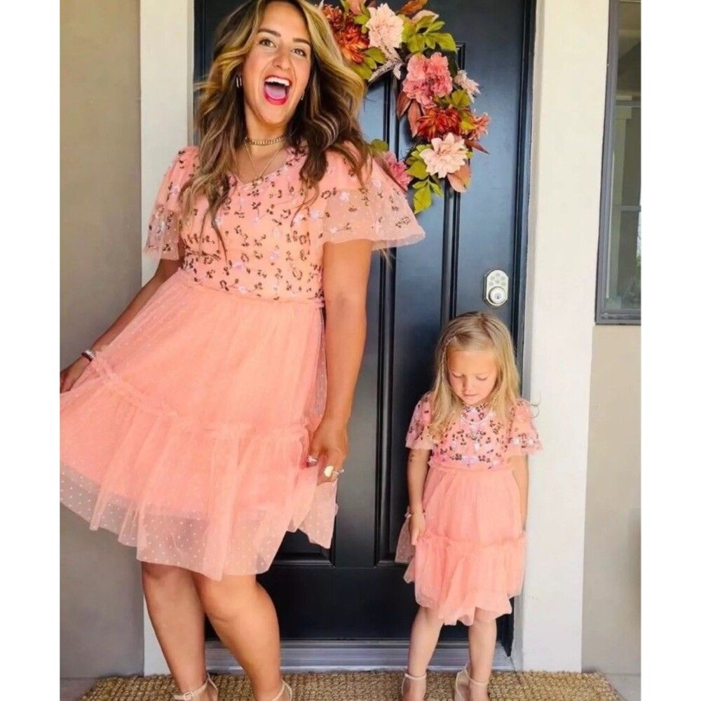 Ivy City Co. Floral Sequin Tulle Pink Peach Embroidered Womens Dress Size Medium